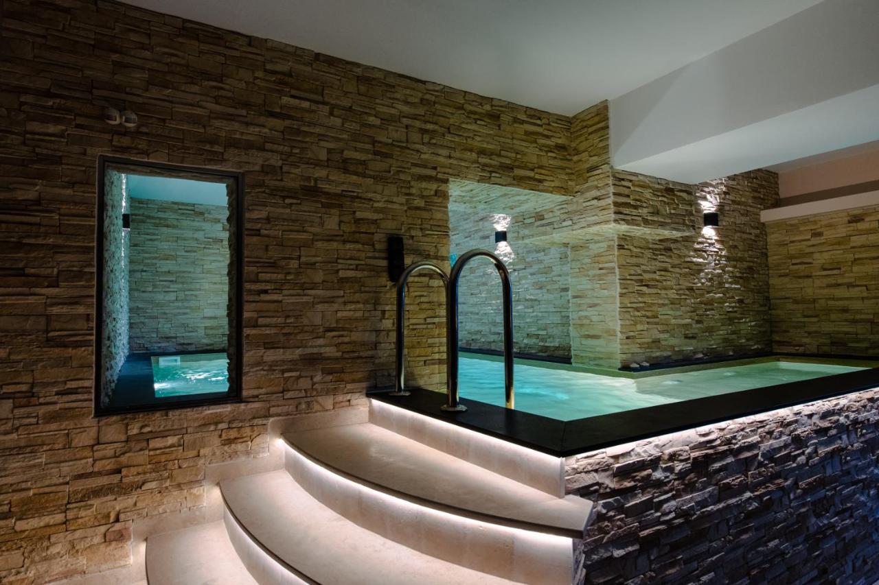 Villa Mairi - 2 Private Pools & Game Room Near Athens Salamine Extérieur photo
