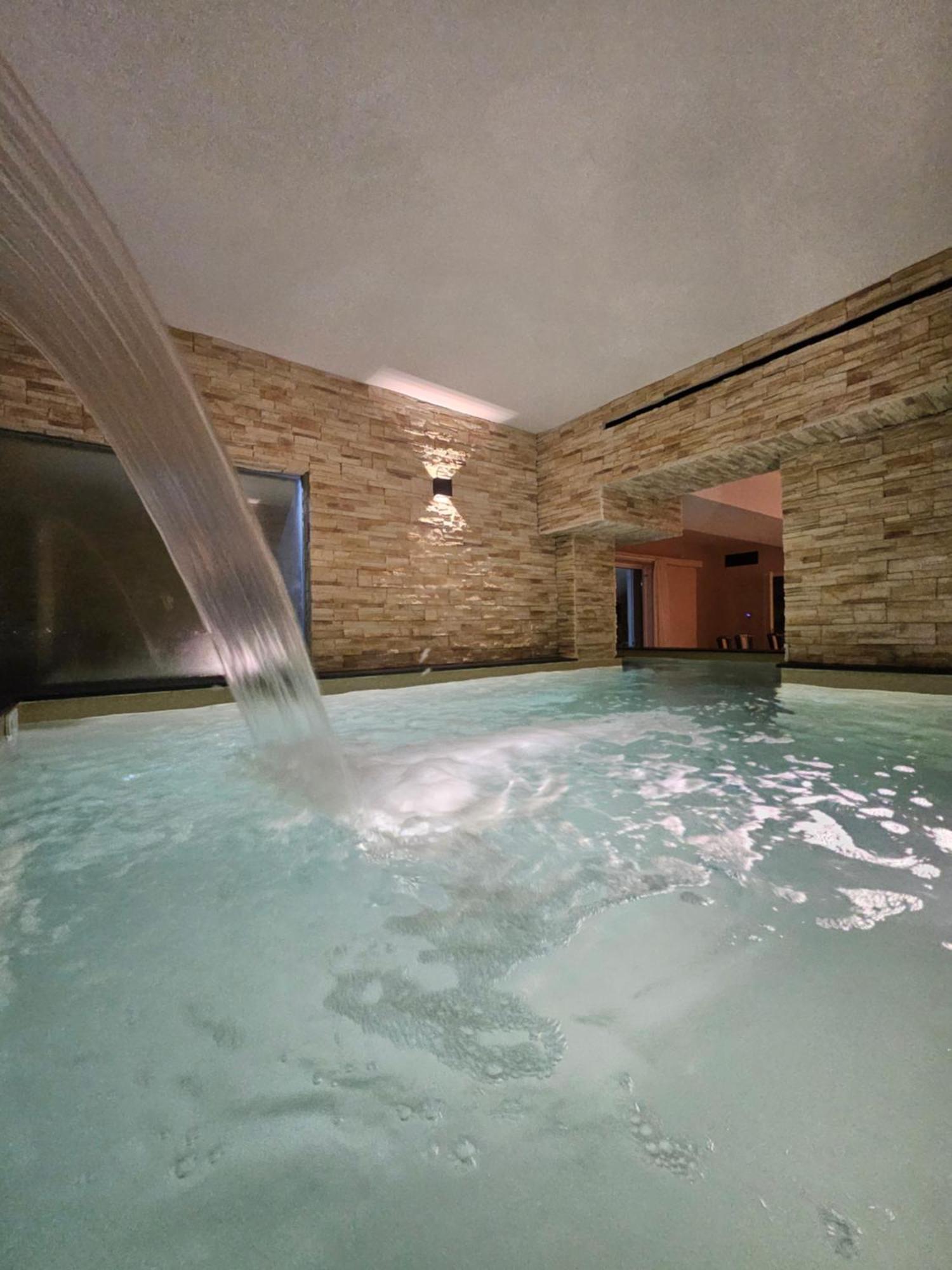 Villa Mairi - 2 Private Pools & Game Room Near Athens Salamine Extérieur photo